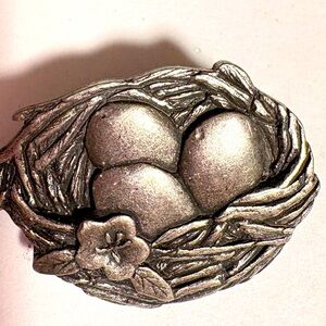 2007 Limited Edition Birds & Bloom pewter Nest Brooch with Floral Accent